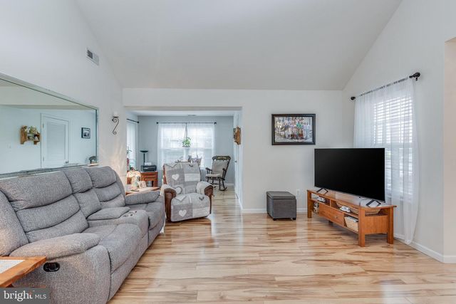3003 SWEETLEAF TER, Mount Laurel, NJ 08054