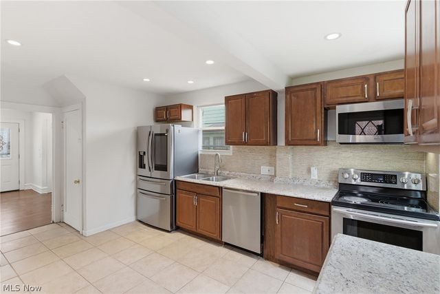 3577 Cedarbrook Road, University Heights, OH 44118