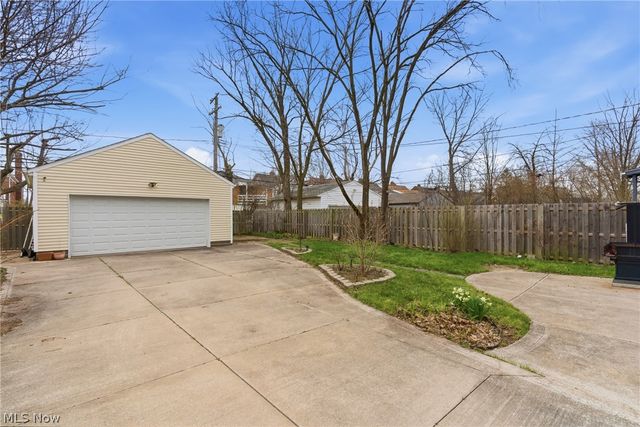 3577 Cedarbrook Road, University Heights, OH 44118