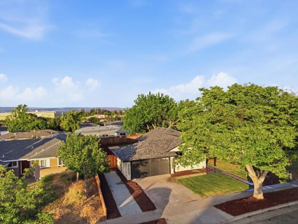 Image 20 of property listing at 5430 Clovercrest Drive, San Jose, CA 95118