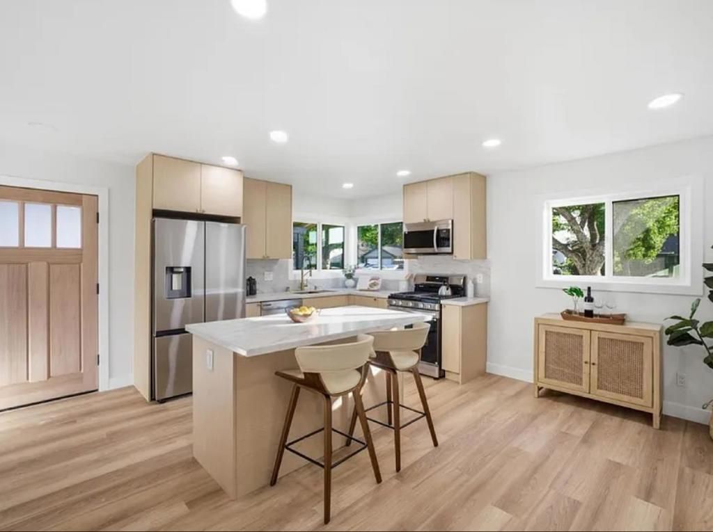 Image 3 of property listing at 5430 Clovercrest Drive, San Jose, CA 95118