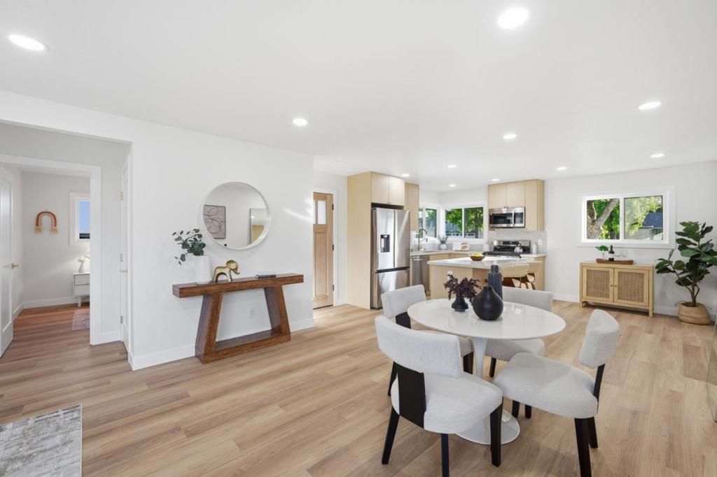 Image 7 of property listing at 5430 Clovercrest Drive, San Jose, CA 95118