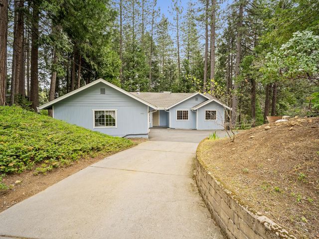 5123 Rainbow Trl, Pollock Pines, CA 95726