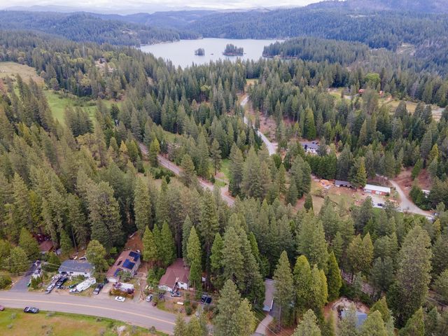 5123 Rainbow Trl, Pollock Pines, CA 95726