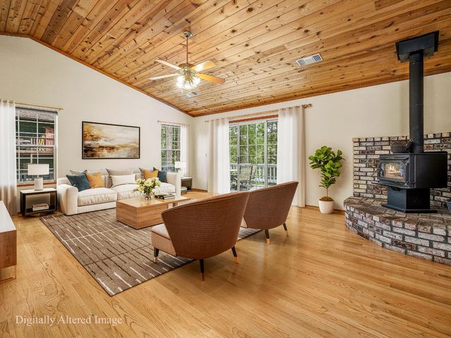 5123 Rainbow Trl, Pollock Pines, CA 95726