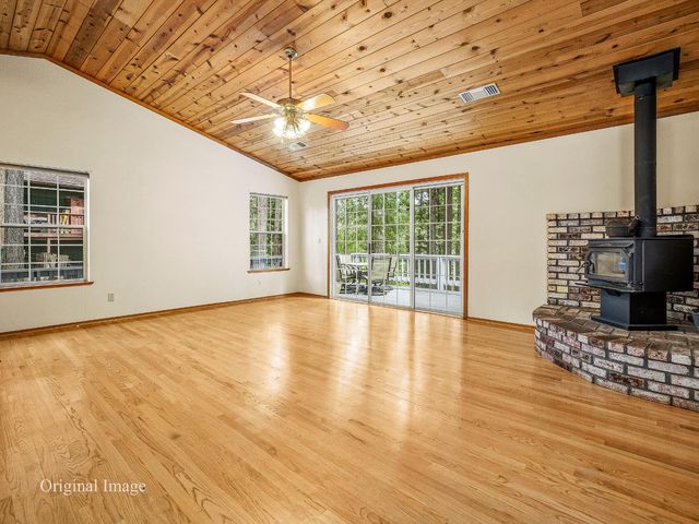 5123 Rainbow Trl, Pollock Pines, CA 95726