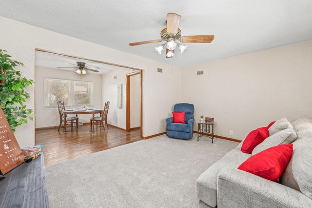 6056 Castle Dr, Wichita, KS 67218