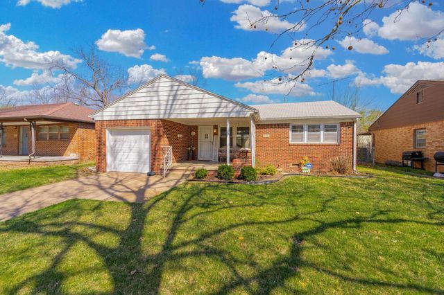 6056 Castle Dr, Wichita, KS 67218