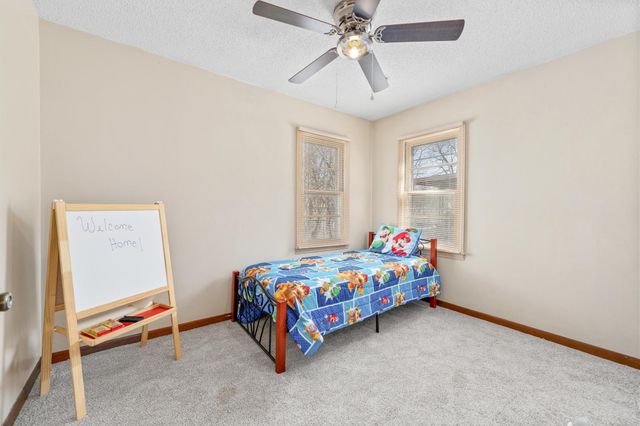 6056 Castle Dr, Wichita, KS 67218