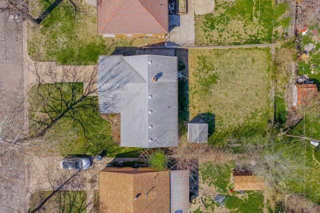 6056 Castle Dr, Wichita, KS 67218