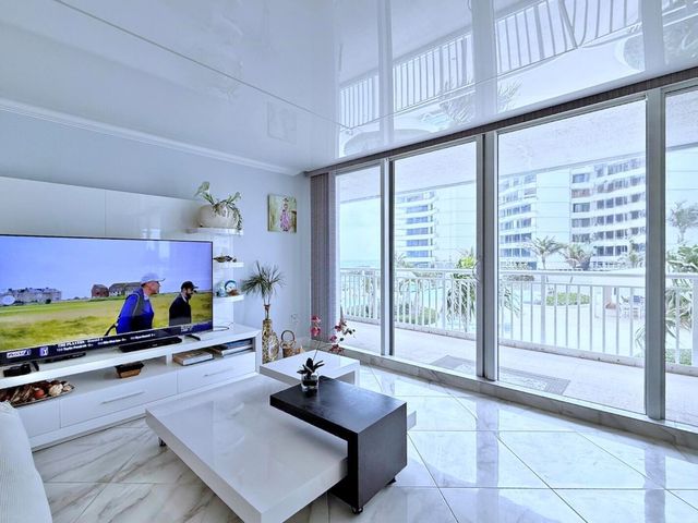 3546 S Ocean Boulevard 305, South Palm Beach, FL 33480