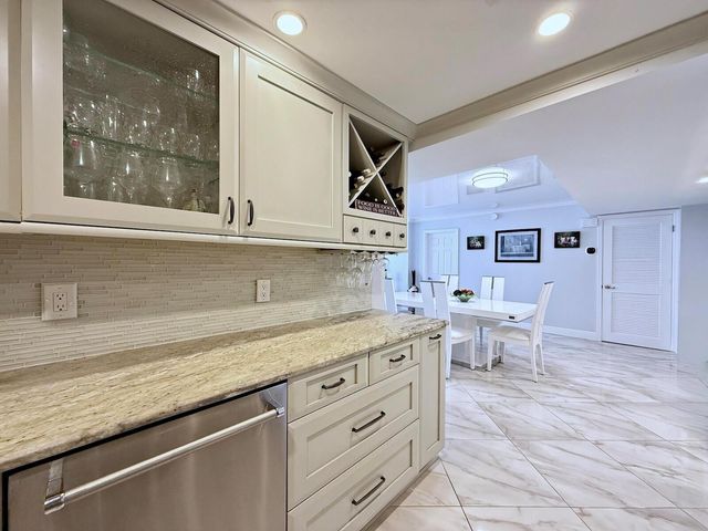 3546 S Ocean Boulevard 305, South Palm Beach, FL 33480