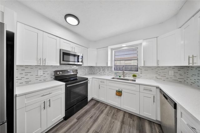 214 SE DUVAL AVENUE, Port St Lucie, FL 34983