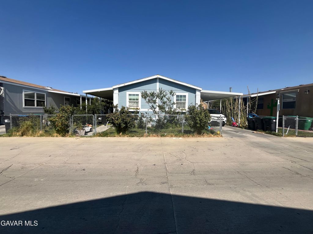 45645 E 25th St 102, Lancaster, CA 93535