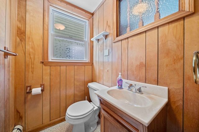 12 Nelson St, Quincy, MA 02169