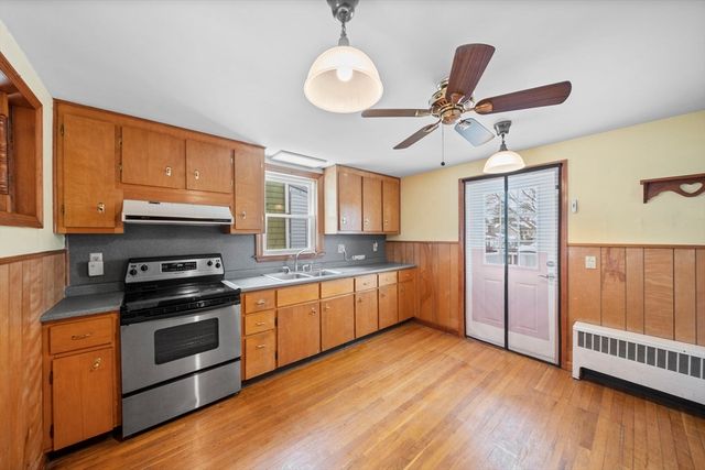 12 Nelson St, Quincy, MA 02169