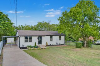 3304 Hospital Ln, Nashville, TN 37218