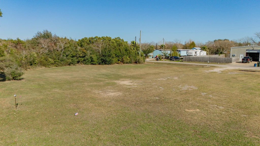 NA 5th Street, San Leon, TX 77539