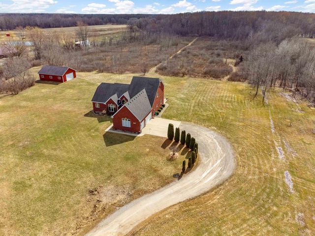 27070 32 Mile Road, Lenox, MI 48050