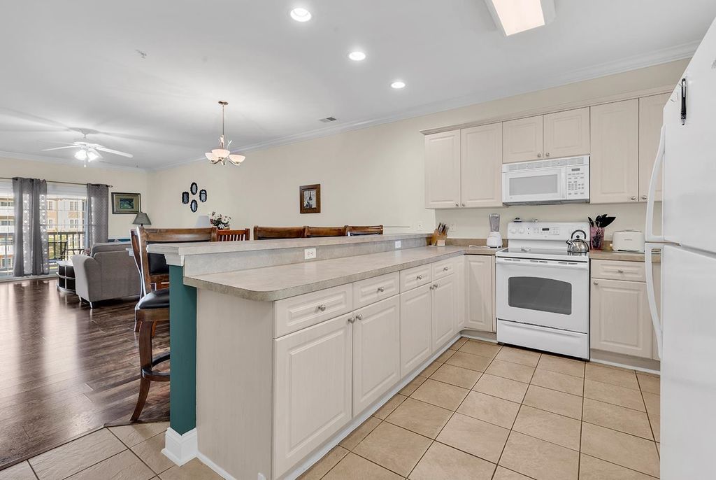 4817 Magnolia Lake Dr Apt 303, Myrtle Beach, SC 29577 — photo 5