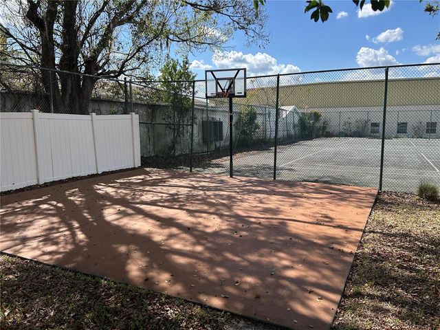 100 E KENTUCKY AVENUE H106, Deland, FL 32724