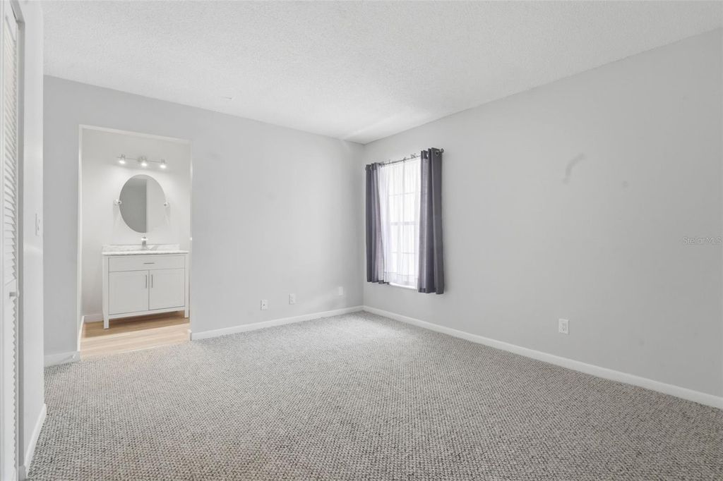 Image 15 of property listing at 100 E KENTUCKY AVENUE H106, Deland, FL 32724