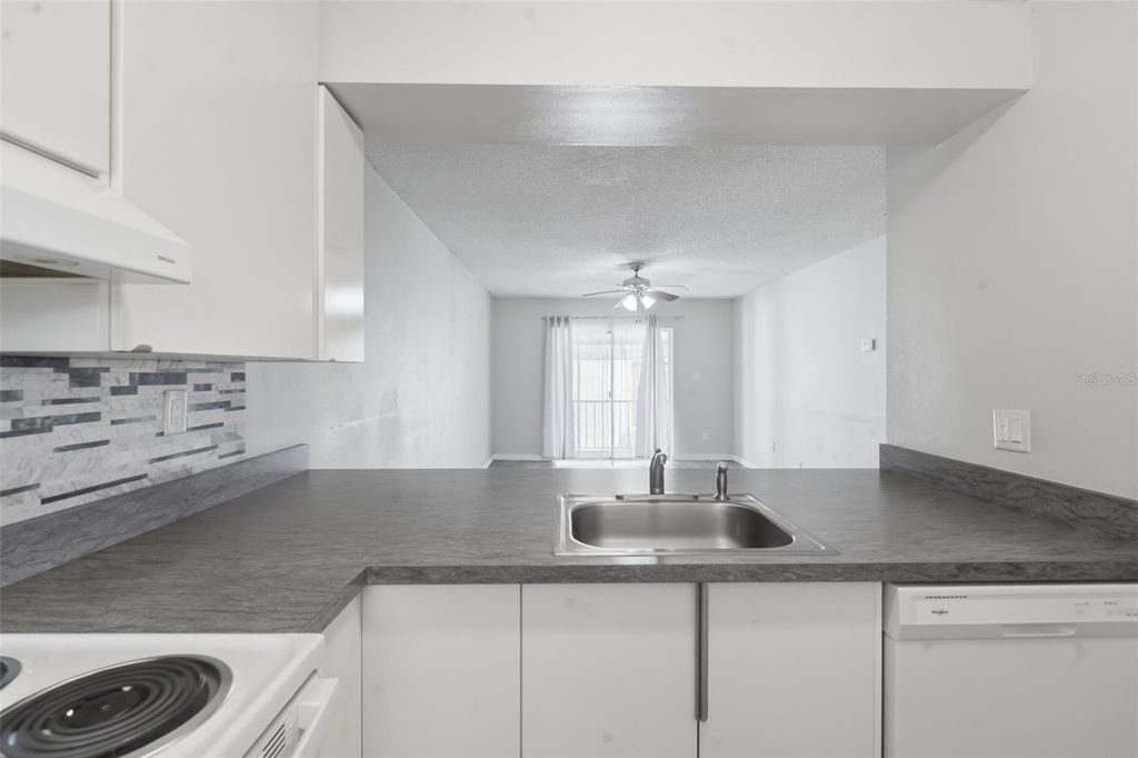 Image 6 of property listing at 100 E KENTUCKY AVENUE H106, Deland, FL 32724