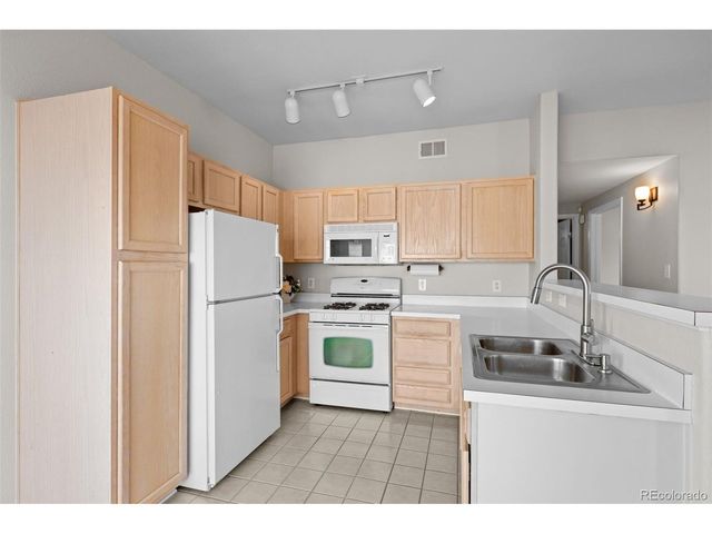 8389 Pebble Creek Way 30-101, Highlands Ranch, CO 80126