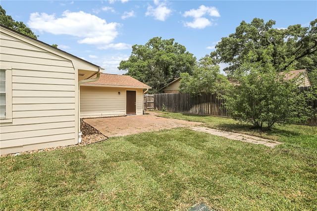 1004 San Saba Drive, College Station, TX 77845