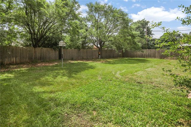 1004 San Saba Drive, College Station, TX 77845