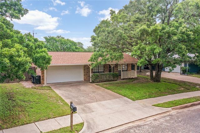 1004 San Saba Drive, College Station, TX 77845