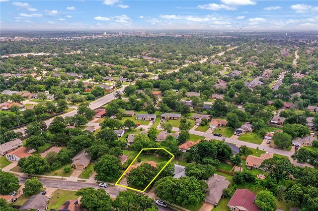 1004 San Saba Drive, College Station, TX 77845