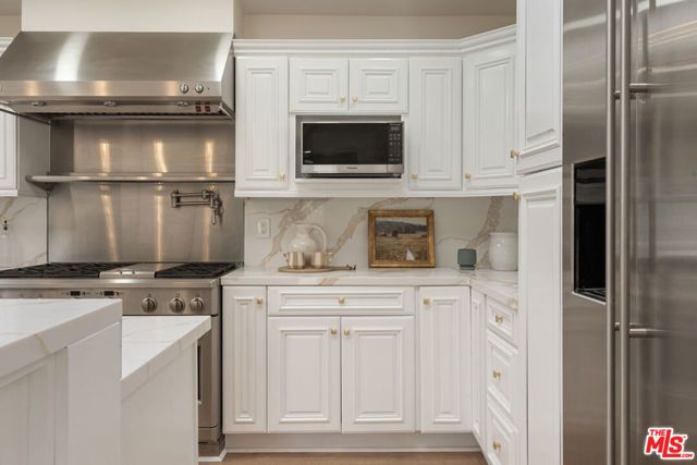 1010 E Leadora Avenue, Glendora, CA 91741