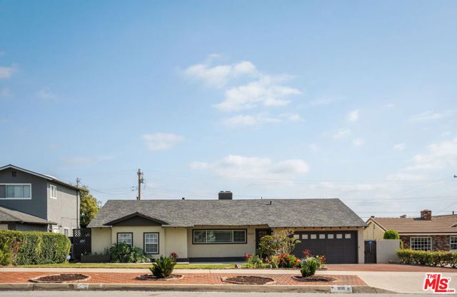 1010 E Leadora Avenue, Glendora, CA 91741