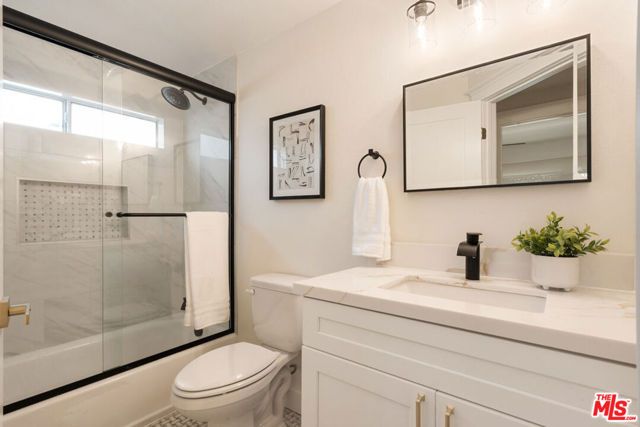 1010 E Leadora Avenue, Glendora, CA 91741
