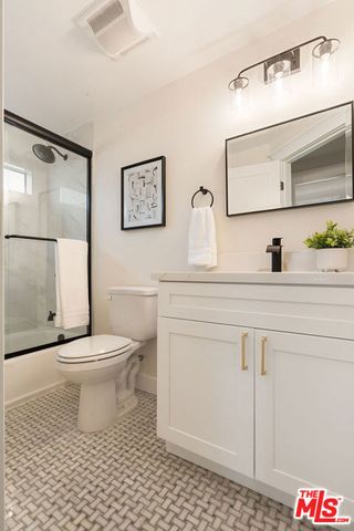1010 E Leadora Avenue, Glendora, CA 91741