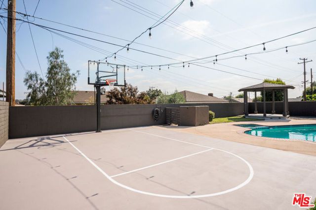 1010 E Leadora Avenue, Glendora, CA 91741