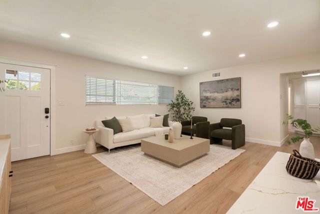 1010 E Leadora Avenue, Glendora, CA 91741