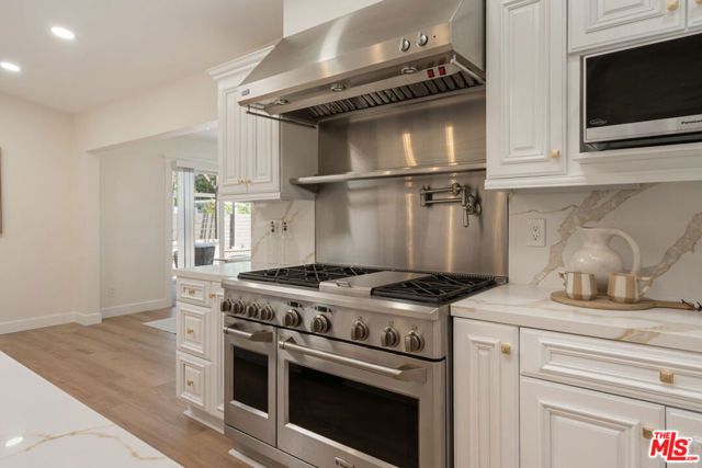 1010 E Leadora Avenue, Glendora, CA 91741