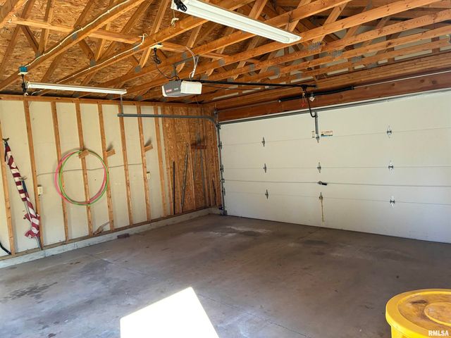 422 45TH Street, Moline, IL 61265