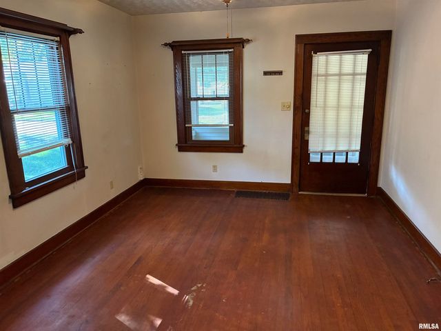 422 45TH Street, Moline, IL 61265