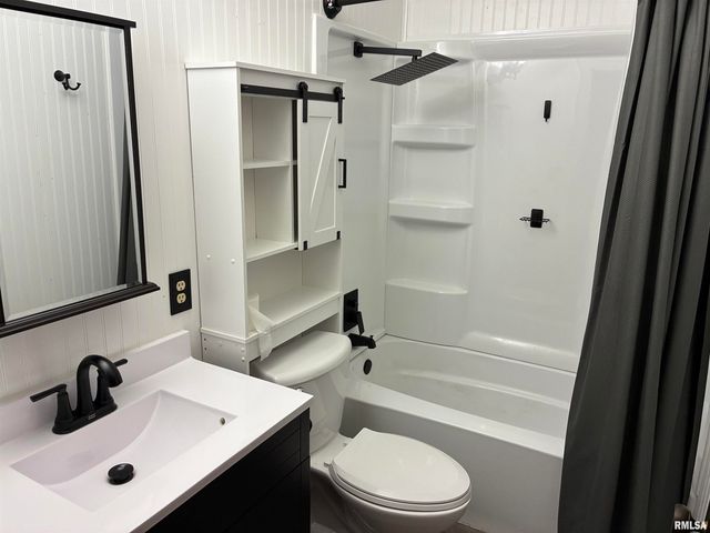 422 45TH Street, Moline, IL 61265