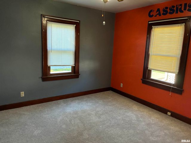 422 45TH Street, Moline, IL 61265