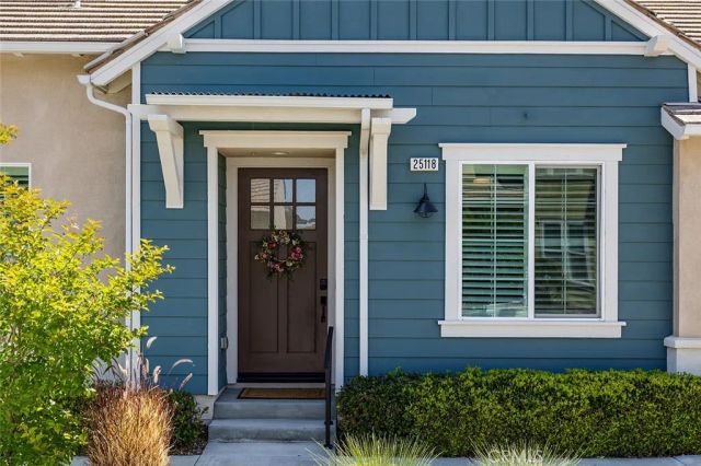 25118 Citron Lane, Canyon Country, CA 91387