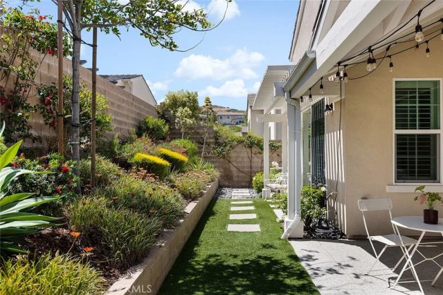 25118 Citron Lane, Canyon Country, CA 91387