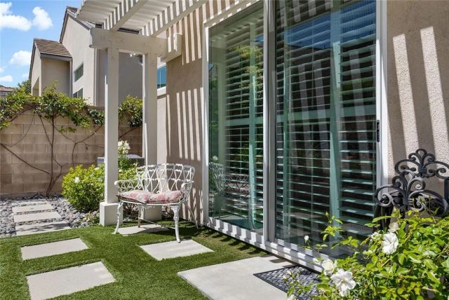 25118 Citron Lane, Canyon Country, CA 91387