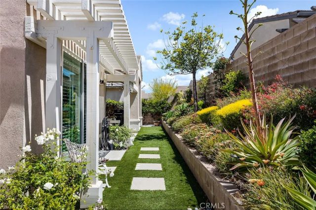 25118 Citron Lane, Canyon Country, CA 91387