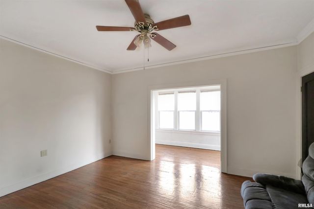 1019 N FARMINGTON Road, Peoria, IL 61606