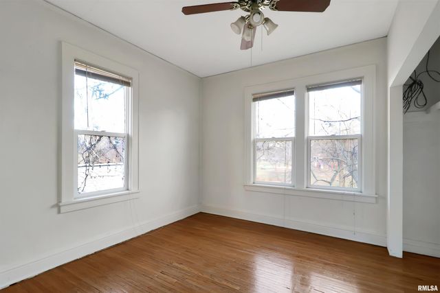 1019 N FARMINGTON Road, Peoria, IL 61606