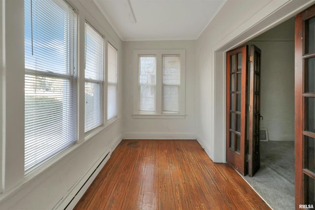 1019 N FARMINGTON Road, Peoria, IL 61606